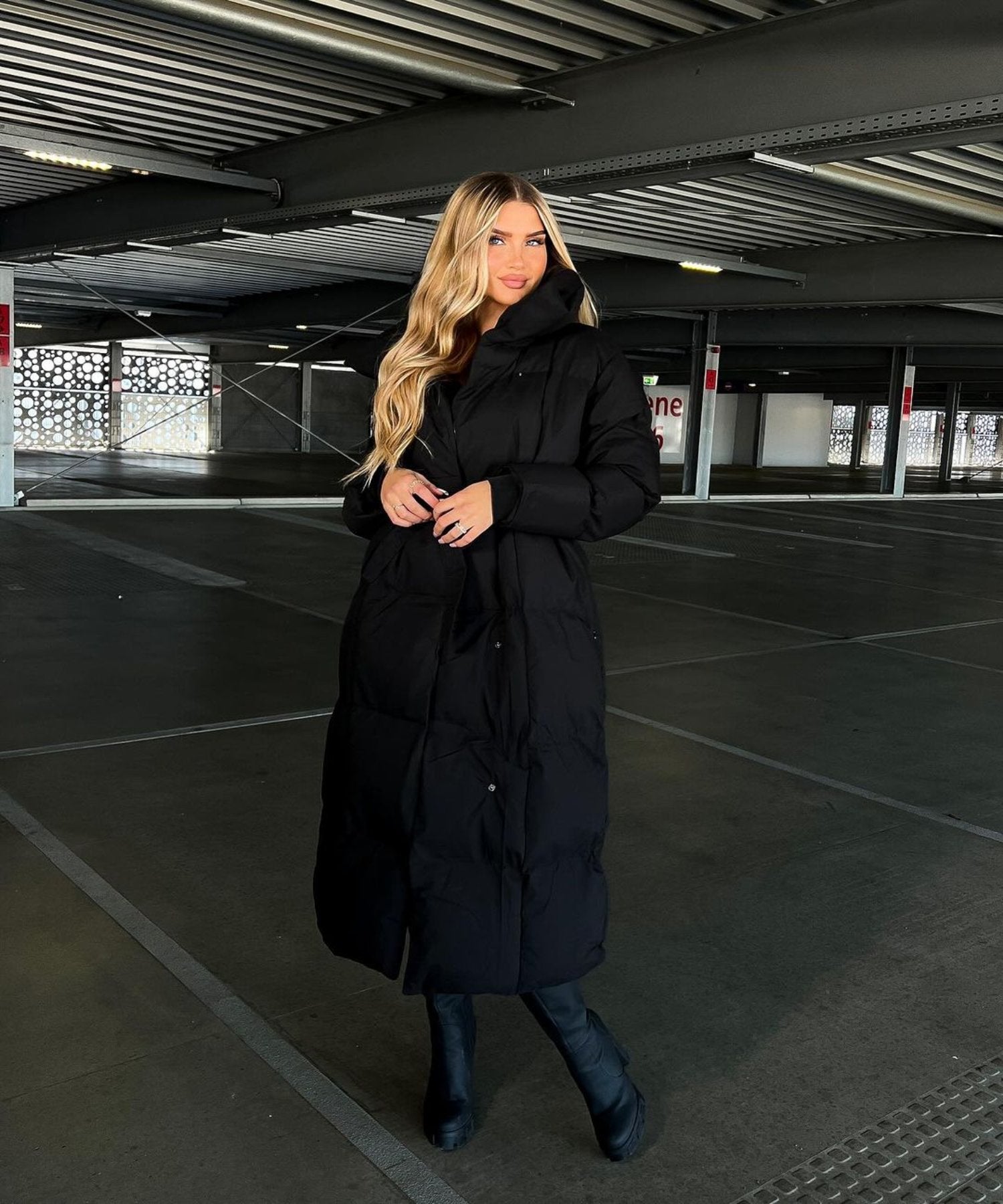 Comfortable long winter puffer jacket for women