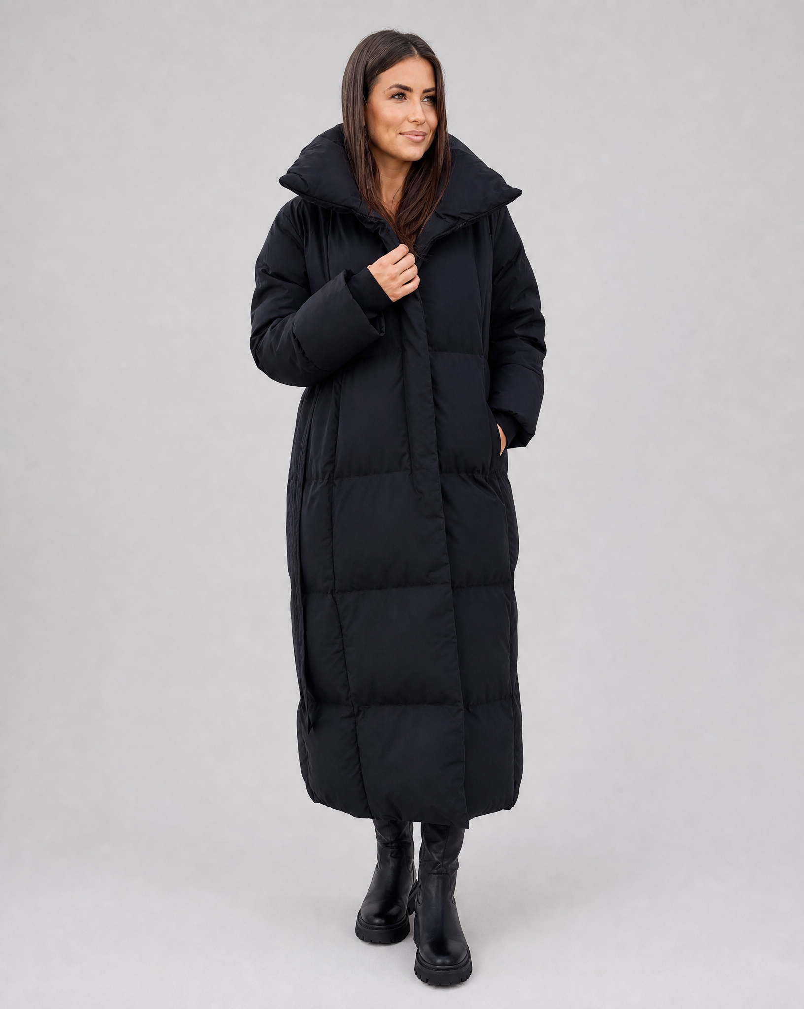 Comfortable long winter puffer jacket for women